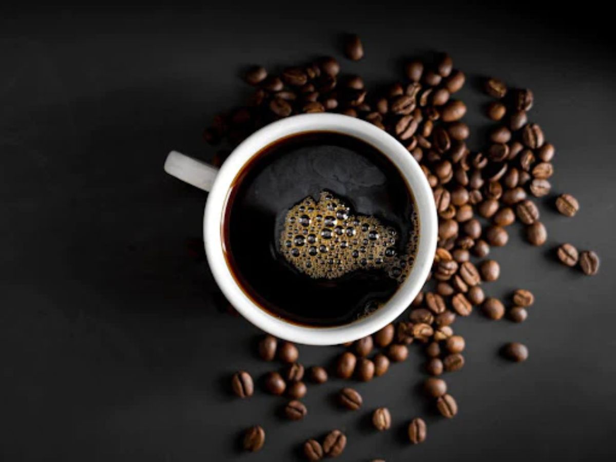 Black Coffee Benefits: ब्लैक कॉफी पीने के गजब के फायदे जान रह जाएंगे हैरान Black Coffee Benefits: ब्लैक कॉफी पीने के गजब के फायदे जान रह जाएंगे हैरान