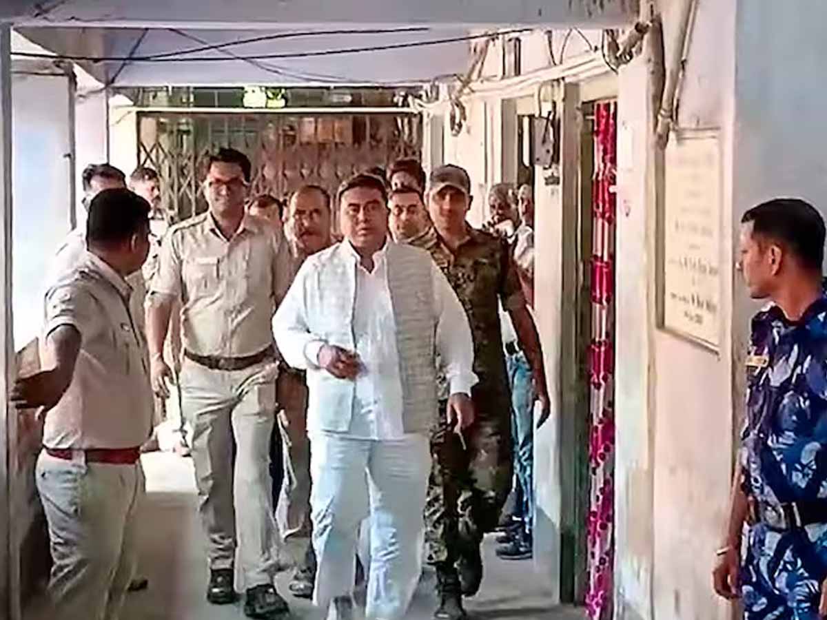 HC ने फिर दिए शाहजहां को CBI को सौंपने की हिदायत; ममता सरकार पर बरसे केंद्रीय मंत्री HC ने फिर दिए शाहजहां को CBI को सौंपने की हिदायत; ममता सरकार पर बरसे केंद्रीय मंत्री