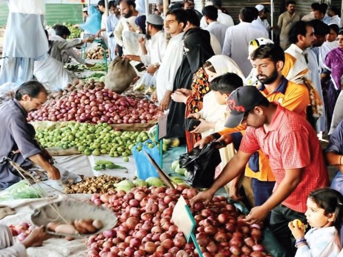 Pakistan News: रमजान से पहले महंगाई से त्रस्त हुई अवाम; बोली, गुज़ारा करना हुआ मुश्किल ! Pakistan News: रमजान से पहले महंगाई से त्रस्त हुई अवाम; बोली, गुज़ारा करना हुआ मुश्किल !