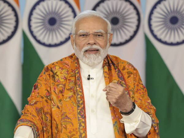 PM Modi Visit Srinagar: बख्शी स्टेडियम पहुंचे पीएम मोदी, आर्टिकल 370 हटने के बाद पहला कश्मीर दौरा, जानें अहम प्वाइंट्स