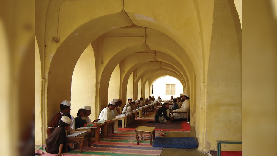 UP Madrasas: SIT ने सौंपी रिपोर्ट, यूपी में 13 हजार मदरसे गैर कानूनी