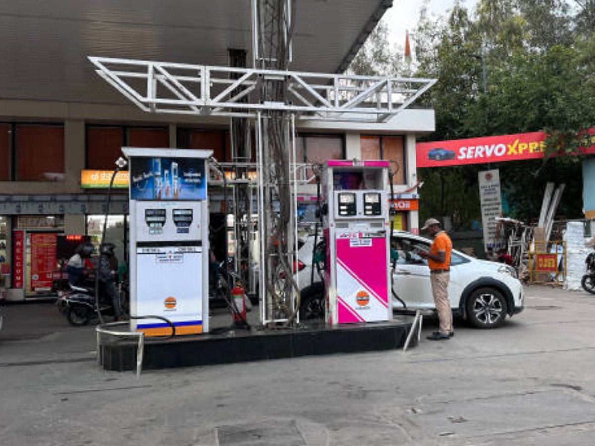 Petrol-Diesel Price: यूपी से लेकर राजस्थान तक बढ़े पेट्रोल-डीजल के भाव, जानें आपके शहर में क्या है तेल के प्राइस 