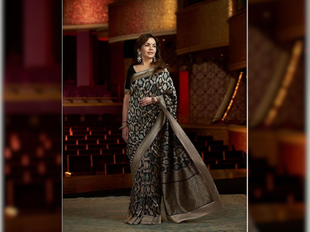  इयररिंग्स भी दिखे कमाल 