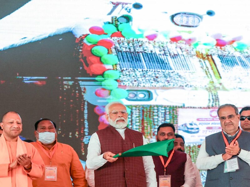 नए टर्मिनल का इफ्तेताह 