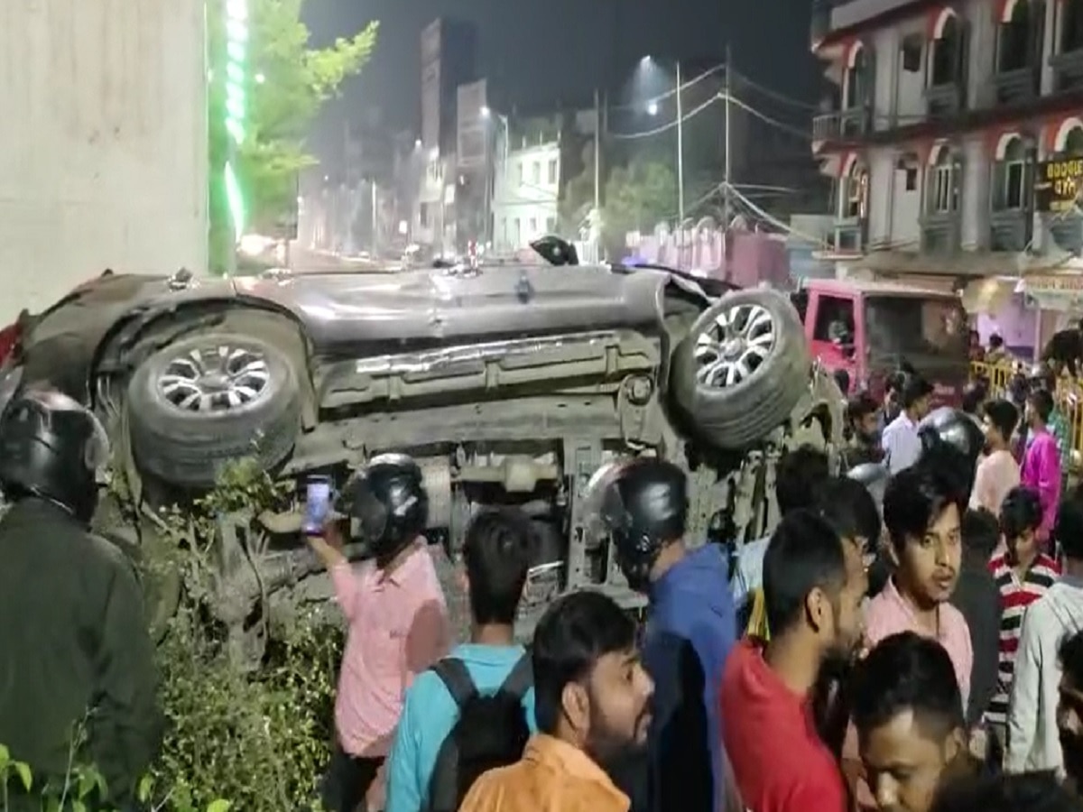 Patna Road Accident : तेज रफ्तार कार डिवाइडर से टकराई, 4 लोग गंभीर रूप से घायल