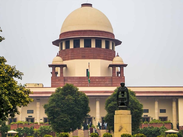 इलेक्टोरल बॉन्ड मामले पर SBI को झटका; SC ने 24 घंटे का दिया वक्त