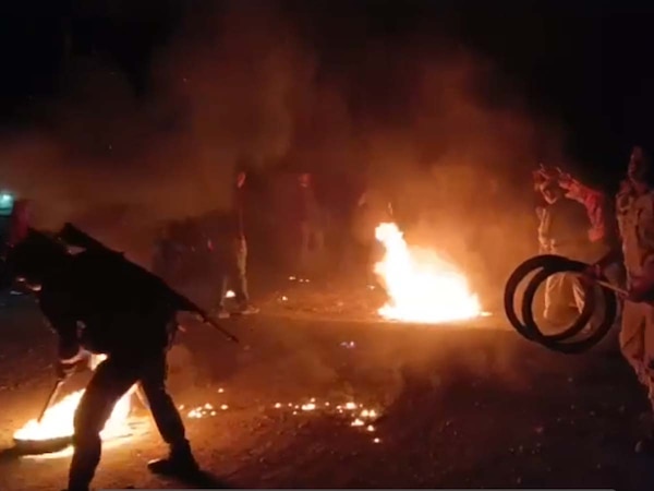 CAA लागू करने के बाद असम में विरोध करते हुए ऑल असम स्टूडेंट्स यूनियन के सदस्य