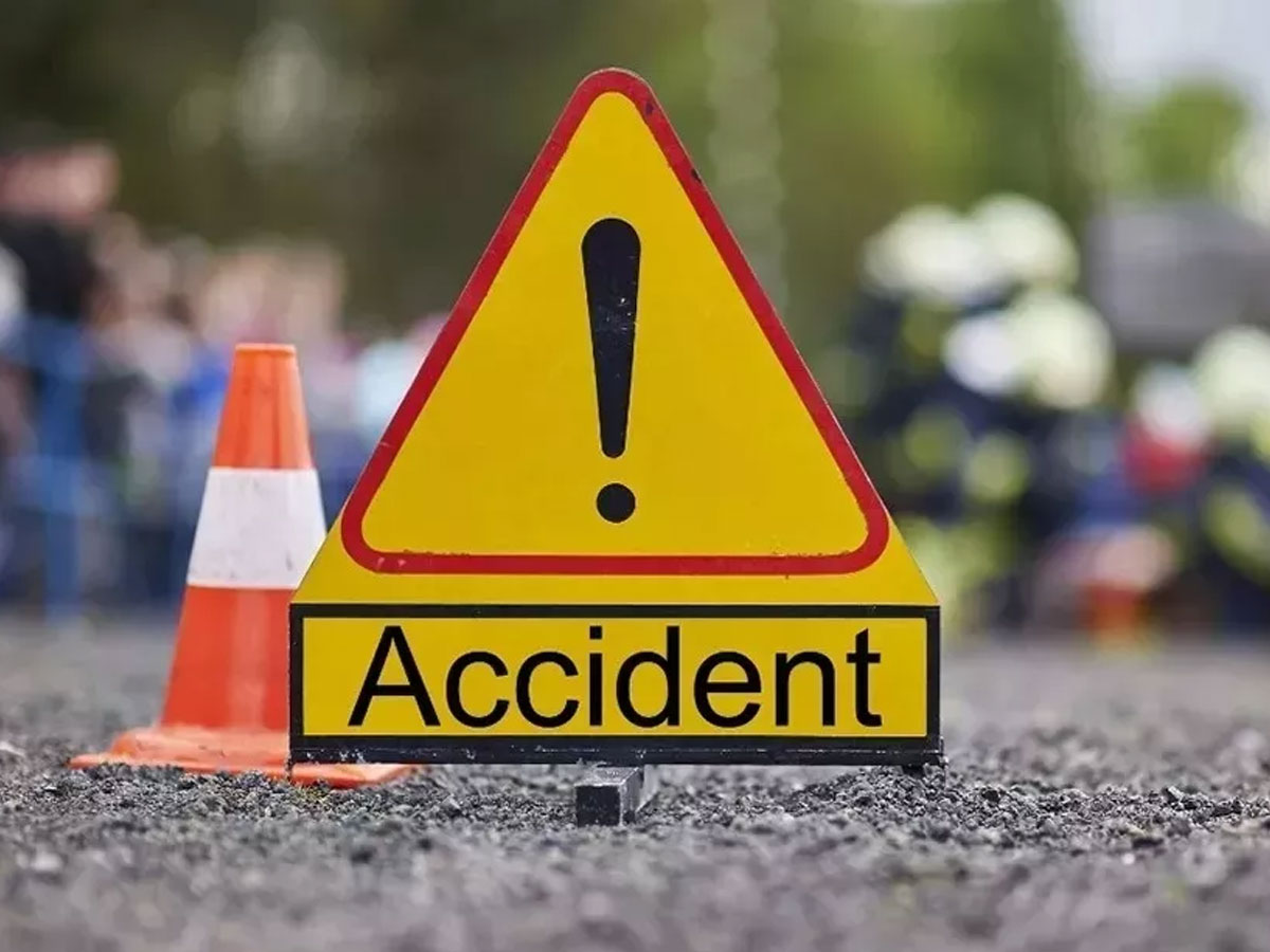 Hooghly Road Accident: वेस्ट बंगाल के हुगली में ट्रक और ई-रिक्शा की भीषण टक्कर; 7 लोगों की हुई मौत Hooghly Road Accident: वेस्ट बंगाल के हुगली में ट्रक और ई-रिक्शा की भीषण टक्कर; 7 लोगों की हुई मौत