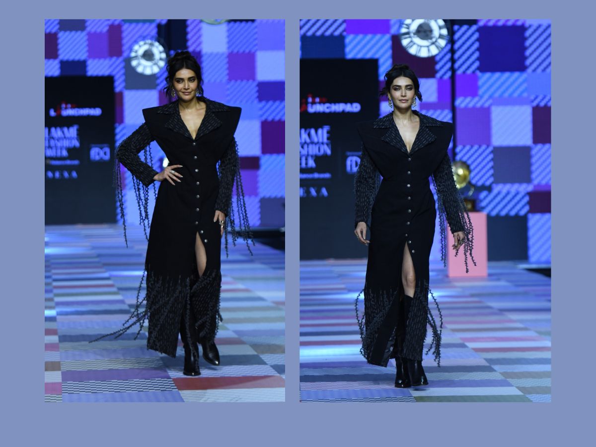 Karishma Tanna in low neckline black glamours dress Show stopper at Lakme Fashion Week | लो नेकलाइन ड्रेस पहनकर रैंपर उतरीं शादीशुदा करिश्मा तन्ना, मिनटों में गिरा दी हुस्न की ...
