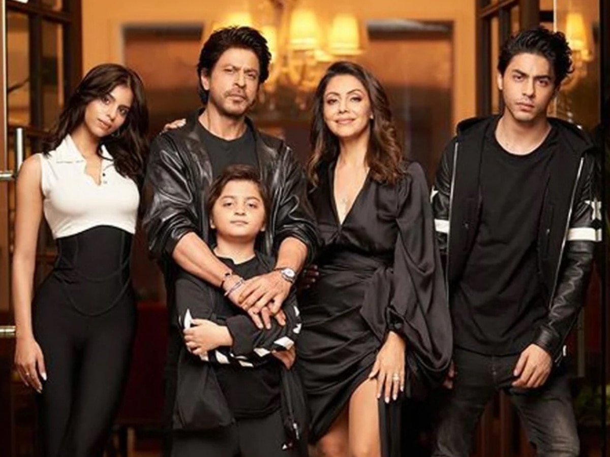 परफेक्ट फैमली मैन हैं Shah Rukh Khan, पत्नी या गर्लफ्रेंड को दुनिया से छिपाकर रखने वाले एक्टर्स को लेकर कही बड़ी बात