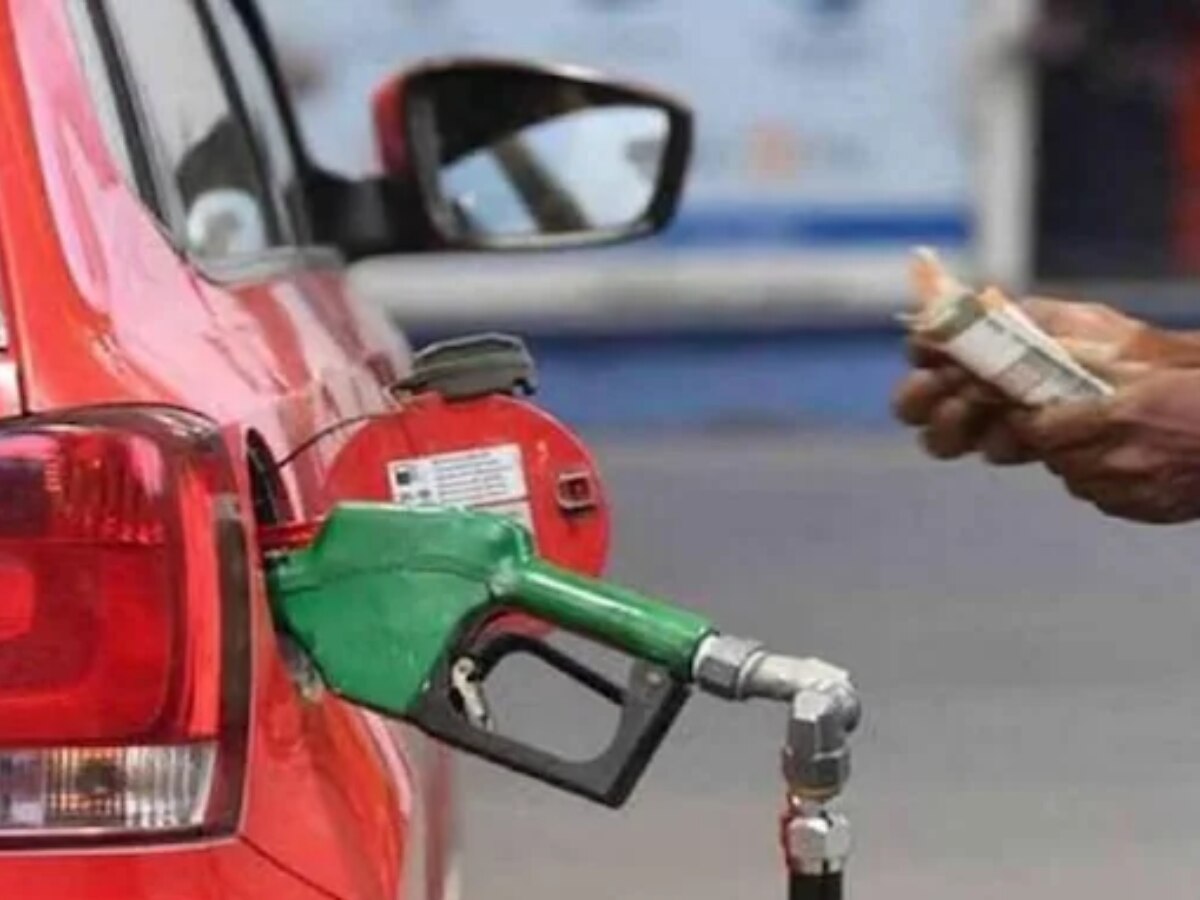 Delhi Petrol-Diesel Price: देशभर में पेट्रोल-डीजल हुआ 2 रुपये सस्ता, जानें दिल्ली-एनसीआर के रेट 