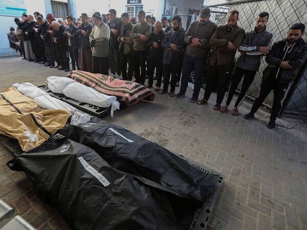 गाजा पट्टी में इसराइली सैनिकों के हमले जारी, रमजान के दूसरे दिन भी 69 फलस्तीनियों की मौत