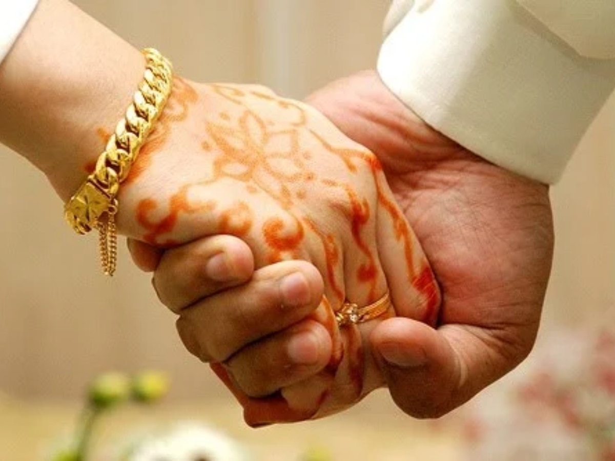  Married Life Remedies: शादीशुदा जीवन में बढ़ रहे हैं क्लेश और अशांति? आजमाएं ये 6 सरल उपाय लौट आएगी खोई हुई मिठास