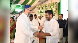 इफ्तार पार्टी में एक साथ नजर आए ओवैसी और तेलंगाना के सीएम; एक-दूसरे को लगाया गले