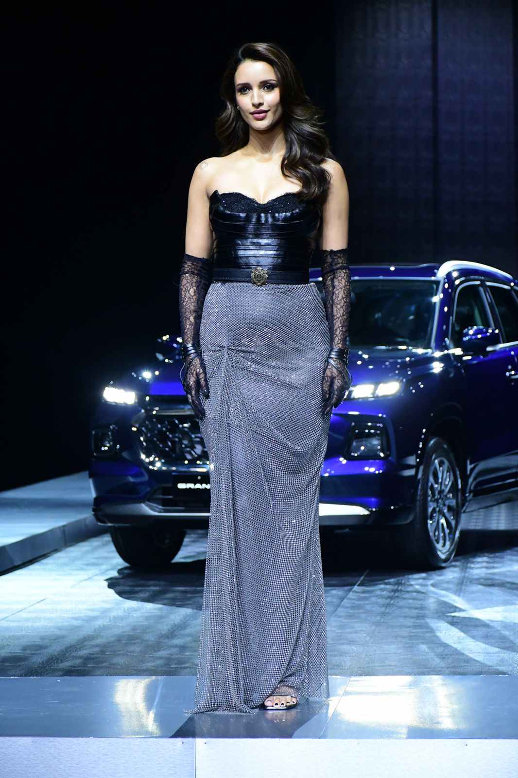 tripti-dimri-glamorous-look-in-black-top-and-shimmery-skirt-at-lakme