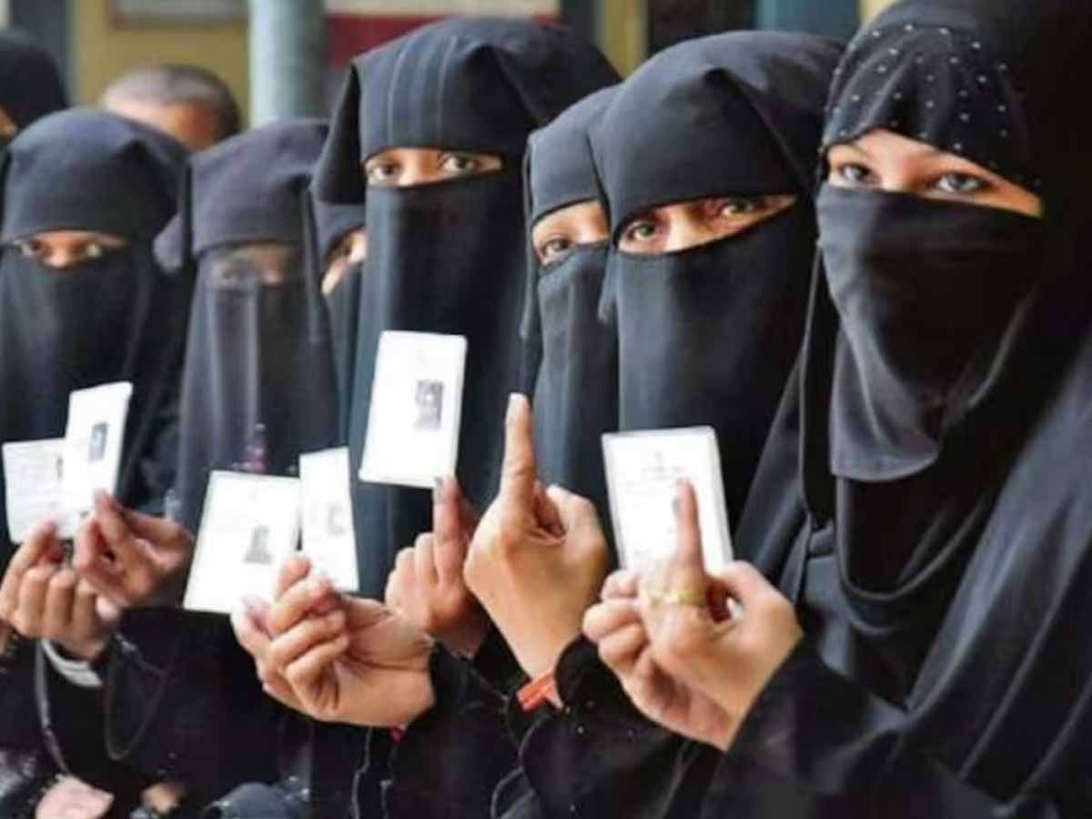 लोकसभा चुनाव से पहले मुस्लिम तंजीमें पहुंची चुनाव आयोग; कहा- "जुमे को न कराएं वोटिंग" लोकसभा चुनाव से पहले मुस्लिम तंजीमें पहुंची चुनाव आयोग; कहा- "जुमे को न कराएं वोटिंग"