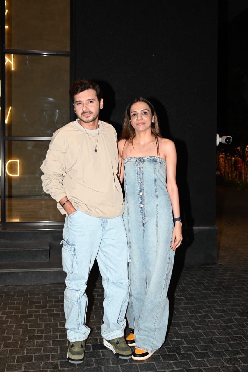 पत्नी संग पहुंचे दिव्येंदु शर्मा