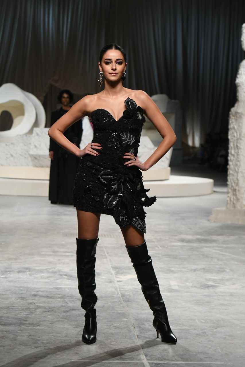 सिजलिंग लुक