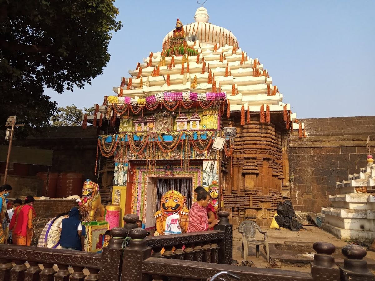 Lingaraj Temple: ଶ୍ରୀ ଲିଙ୍ଗରାଜଙ୍କ ଦେବୀପାଦହରା ପୁଷ୍କରିଣୀ ଯାତ୍ରା ସମ୍ପନ୍ନ, ଜାଣନ୍ତୁ କ’ଣ ରହିଛି ଏହାର ମାହାତ୍ମ୍ୟ