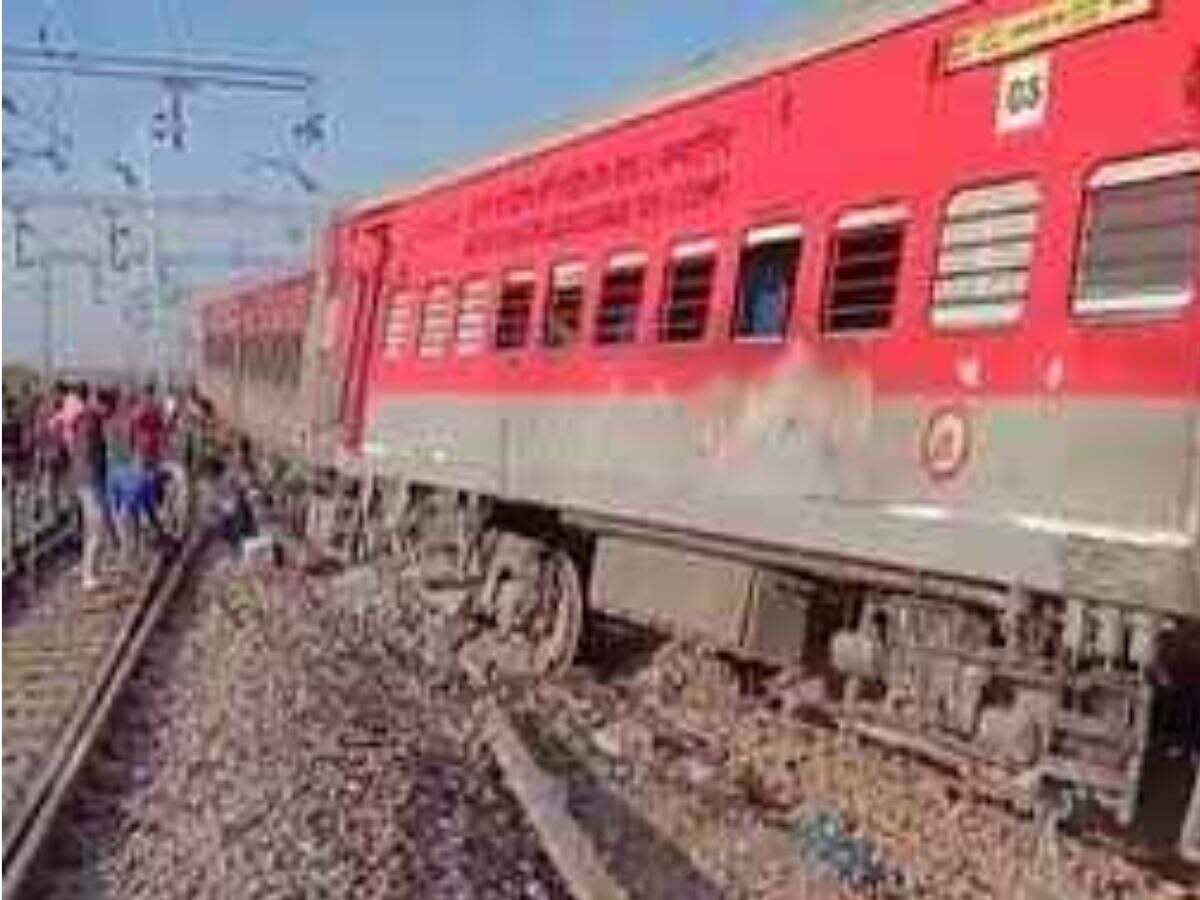 indian railways sabarmati agra cantt superfast express Train derail in Ajmer Rajasthan 