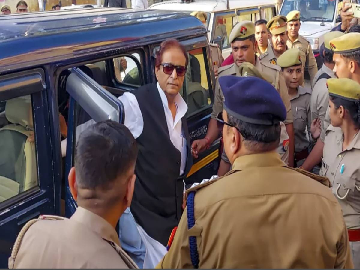 Azam Khan: आज़म ख़ान दोषी क़रार; इस मामले में सुनाई गई 7 साल की सज़ा Azam Khan: आज़म ख़ान दोषी क़रार; इस मामले में सुनाई गई 7 साल की सज़ा