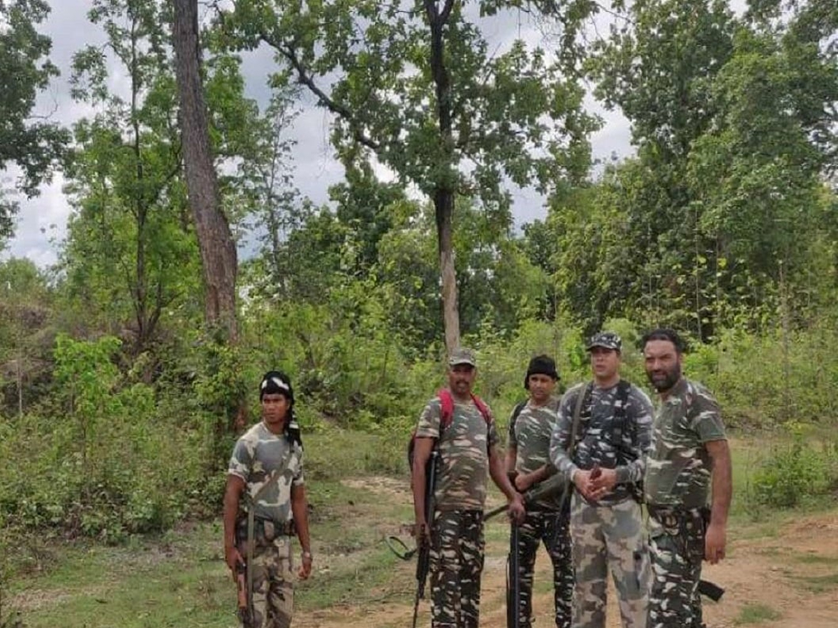Naxal Encounter: ଏନକାଉଣ୍ଟରରେ ଦୁଇ ନକ୍ସଲ ନିହତ, ଅନେକ ଗୁରୁତର Naxal Encounter: ଏନକାଉଣ୍ଟରରେ ଦୁଇ ନକ୍ସଲ ନିହତ, ଅନେକ ଗୁରୁତର