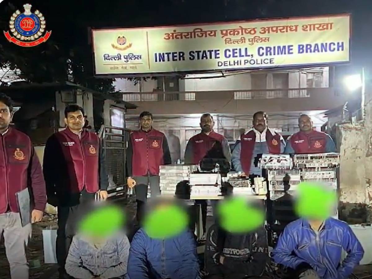 Delhi Crime: मोबाइल टावर के पार्ट  चोरी कर बेच देते थे कबाड़ में, गैंग का पर्दाफाश , 15 गिरफ्तार