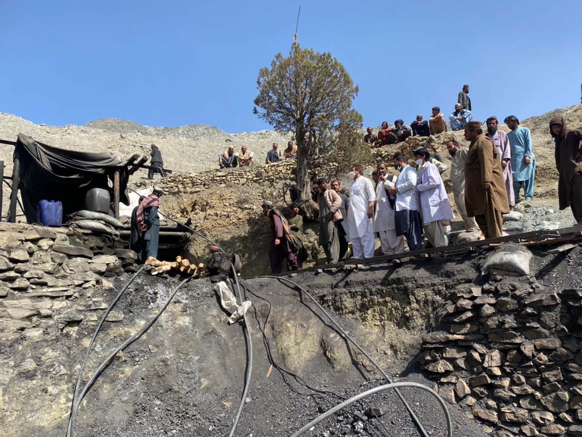 पाकिस्तान में कोयला खदान में विस्फोट से 12 मजदूरों की मौत; मीथेन गैस से हुआ हादसा पाकिस्तान में कोयला खदान में विस्फोट से 12 मजदूरों की मौत; मीथेन गैस से हुआ हादसा