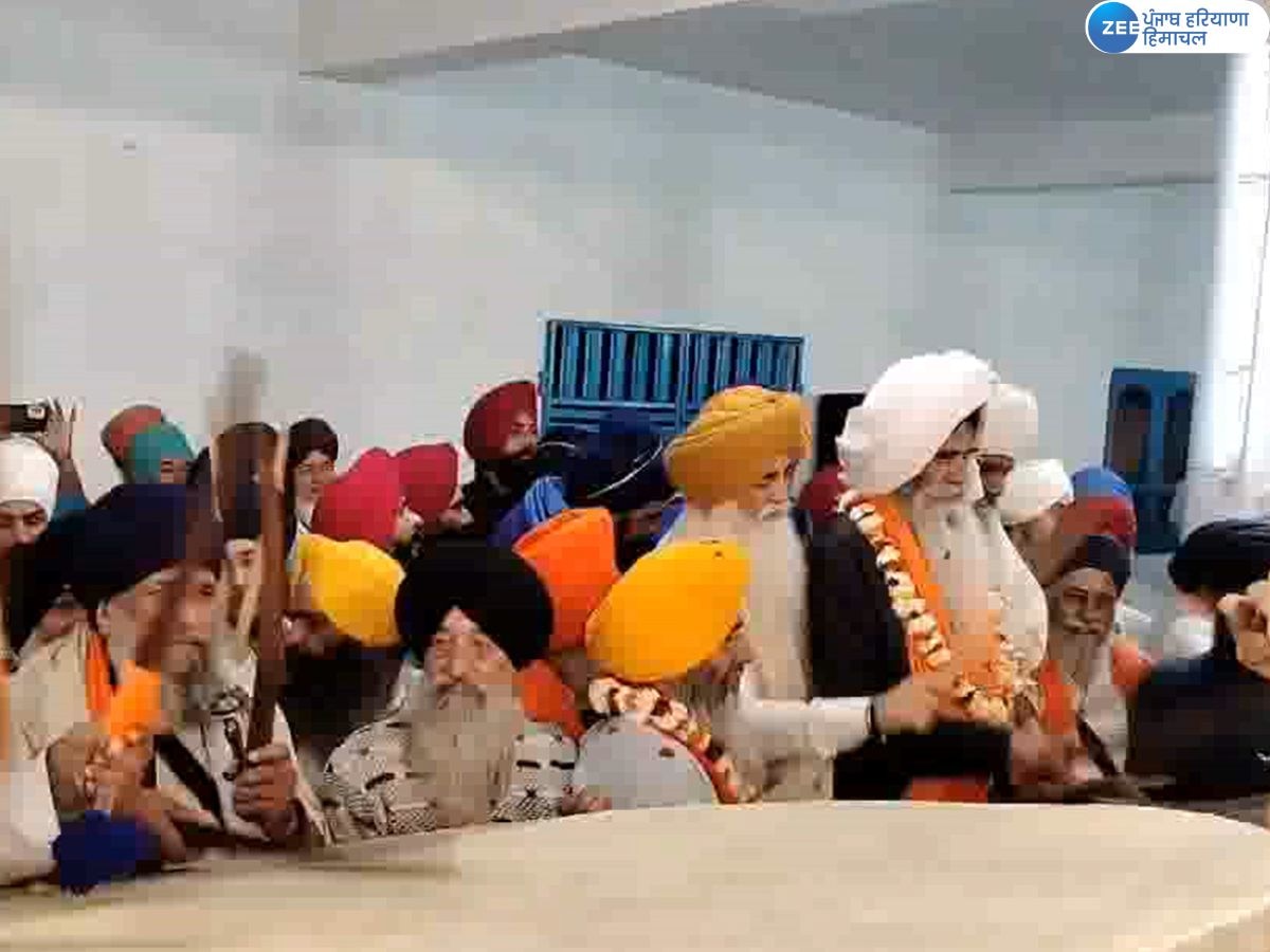 Hola Mohalla News: ਰਾਤ 12 ਵਜੇ ਨਗਾੜੇ ਵਜਾਉਣ ਮਗਰੋਂ ਖ਼ਾਲਸਾਈ ਜਾਹੋ-ਜਲਾਲ ਨਾਲ ਹੋਈ ਹੋਲੇ-ਮਹੱਲੇ ਦੀ ਆਰੰਭਤਾ