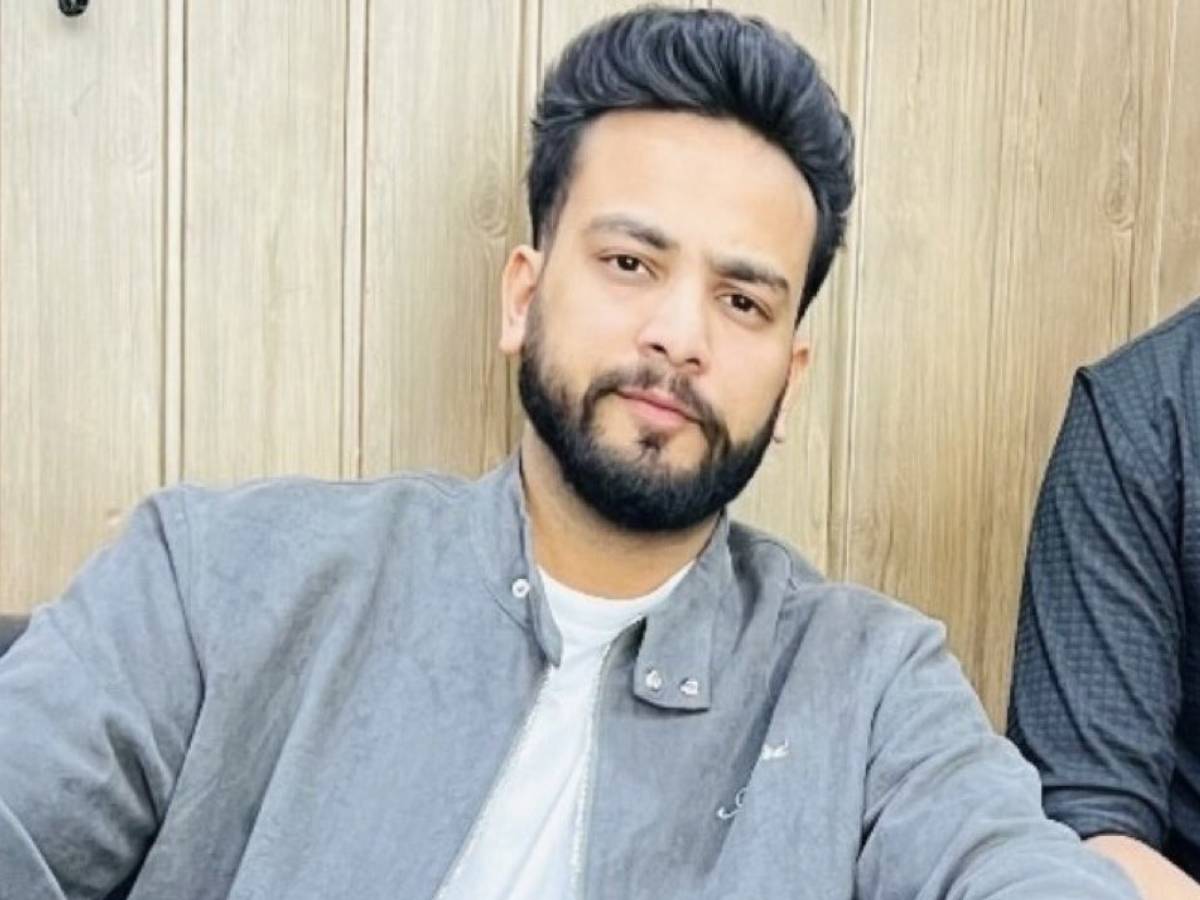 Snake Venom Case: बिग बॉस विजेता Elvish Yadav को राहत; कोर्ट ने हटाईं ये दो धाराएं Snake Venom Case: बिग बॉस विजेता Elvish Yadav को राहत; कोर्ट ने हटाईं ये दो धाराएं