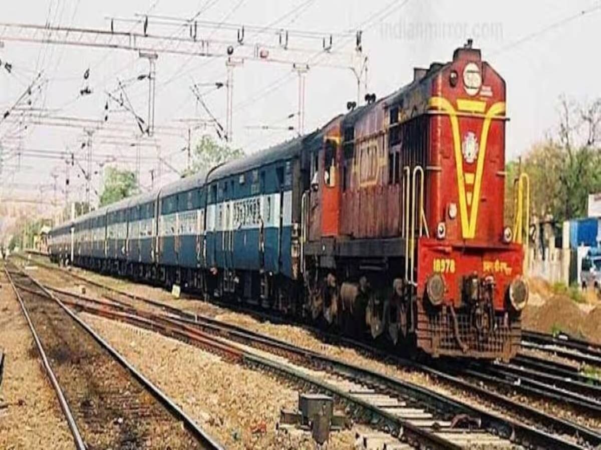 Holi Festival Special Train: होली के मद्देनज़र रेलवे का बड़ा फैसला; भीड़ को देखते हुए 540 विशेष ट्रेनें चलाने का एलान