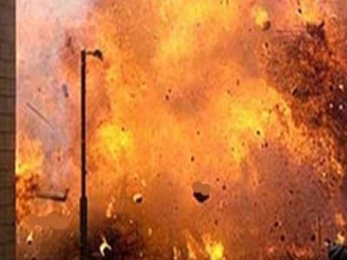 Afghanistan Blast: अफगानिस्तान के कंधार में बम धमाका; 3 की मौत; 12 जख्मी Afghanistan Blast: अफगानिस्तान के कंधार में बम धमाका; 3 की मौत; 12 जख्मी