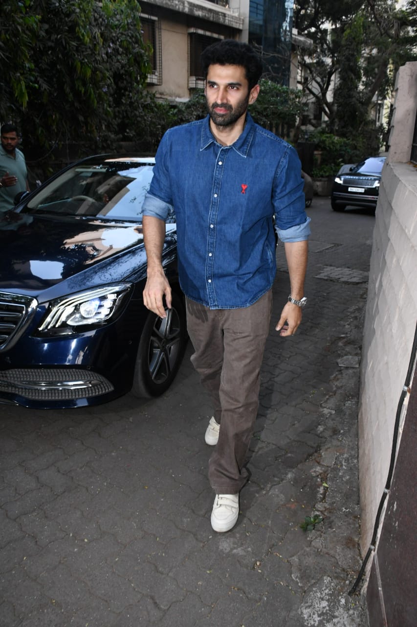 आदित्य रॉय कपूर भी दिखे