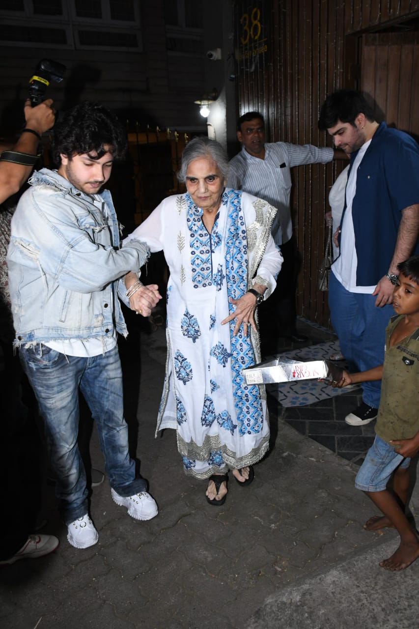 सलमान खान की मां सुशीला चरक भी आई नजर