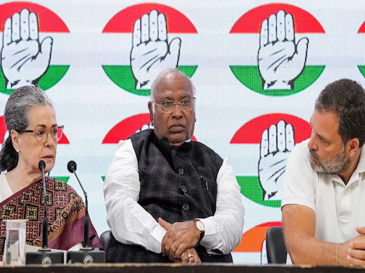AP विधानसभा चुनाव के लिए कांग्रेस ने 34 उम्मीदवारों की पहली लिस्ट की जारी, पूर्व CM को नहीं दिया टिकट AP विधानसभा चुनाव के लिए कांग्रेस ने 34 उम्मीदवारों की पहली लिस्ट की जारी, पूर्व CM को नहीं दिया टिकट