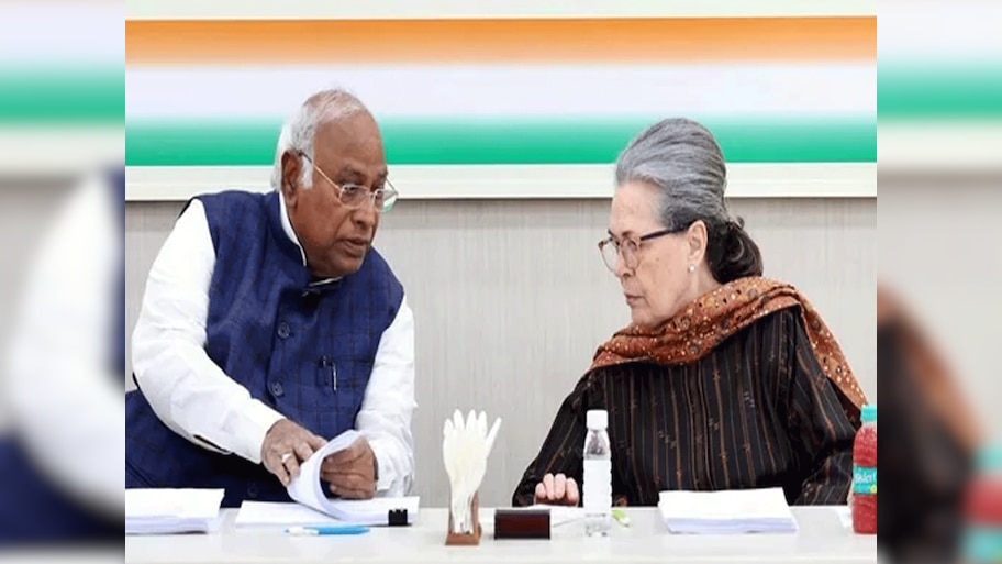 कांग्रेस ने जारी की 56 लोकसभा उम्मीदवारों की तीसरी लिस्ट, पार्टी ने मल्लिकार्जुन खड़गे के दामाद को दिया टिकट