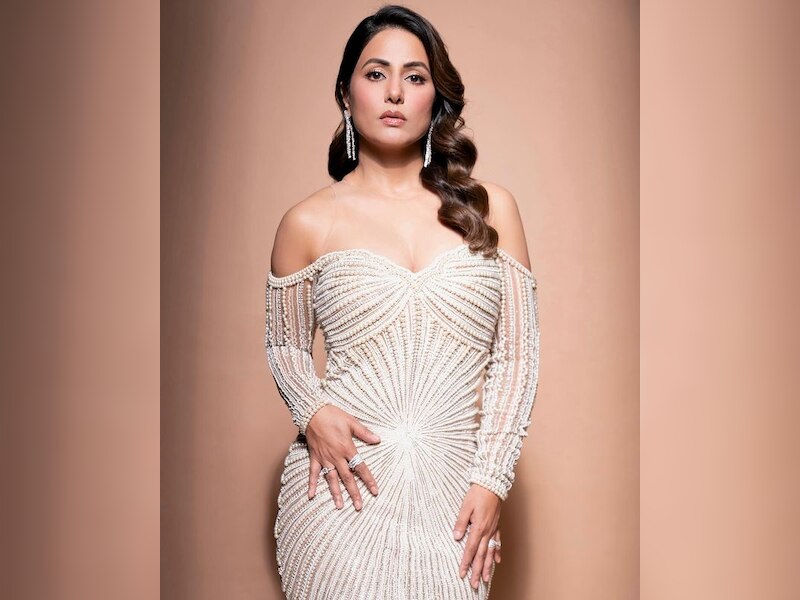 बेहद ग्लैमरस लग रही हैं एक्ट्रेस