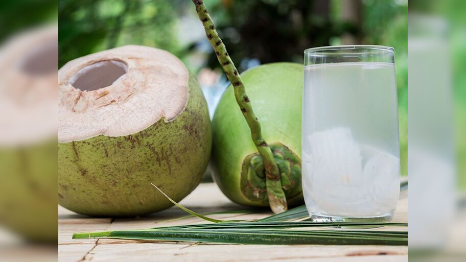 Benefits of Coconut Water: नारियल पानी पीने के ये 5 फायदे जानकर आप इसे अपना बना लेंगे 