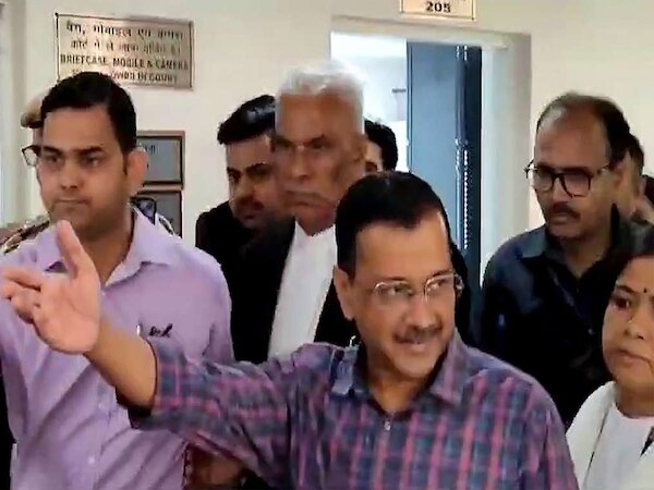 Arvind Kejriwal News: केजरीवाल को एक और झटका, HC में नहीं होगी तत्काल सुनवाई