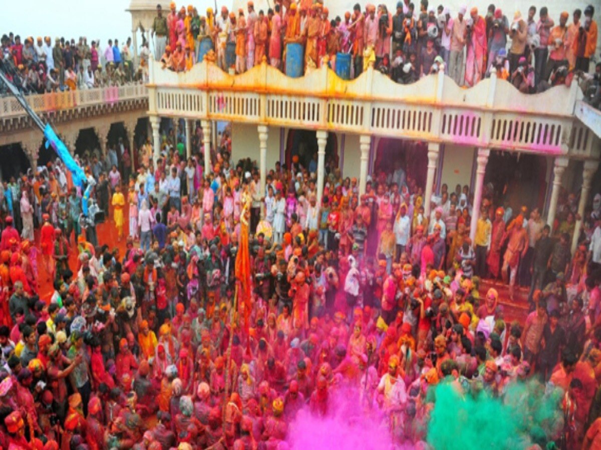 Holi 2024: ହୋଲିରେ ଉତ୍ସବ ମୁଖର ହୋଇଉଠିଲା ମଥୁରା-ବୃନ୍ଦାବନ; ରାଧାକୃଷ୍ଣଙ୍କ ସହ ରଙ୍ଗ ଖେଳିଲେ ଭକ୍ତ