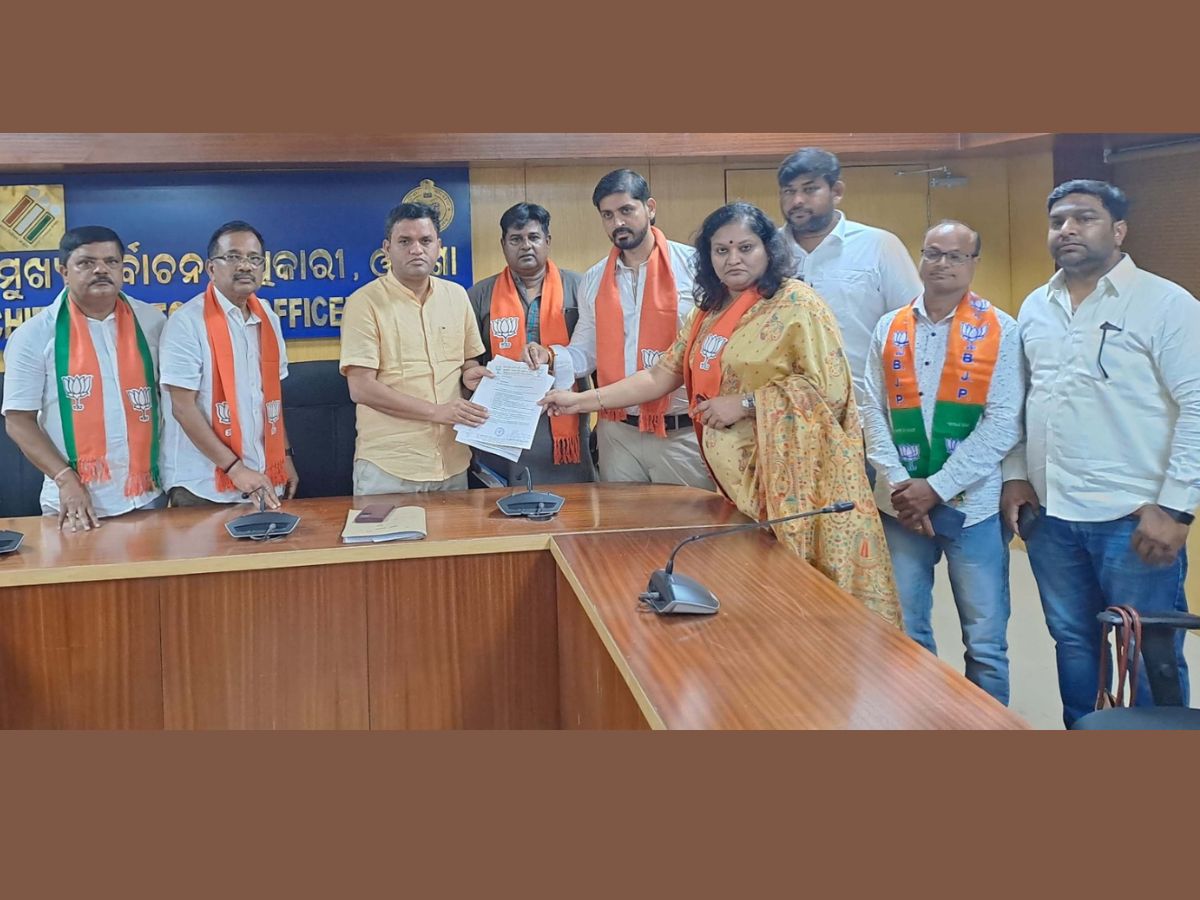 ରାଜ୍ୟ ମୁଖ୍ୟ ନିର୍ବାଚନ ଅଧିକାରୀଙ୍କୁ ଭେଟି ଦାବିପତ୍ର ଦେଲେ ବିଜେପି ପ୍ରତିନିଧିମଣ୍ଡଳୀ ରାଜ୍ୟ ମୁଖ୍ୟ ନିର୍ବାଚନ ଅଧିକାରୀଙ୍କୁ ଭେଟି ଦାବିପତ୍ର ଦେଲେ ବିଜେପି ପ୍ରତିନିଧିମଣ୍ଡଳୀ