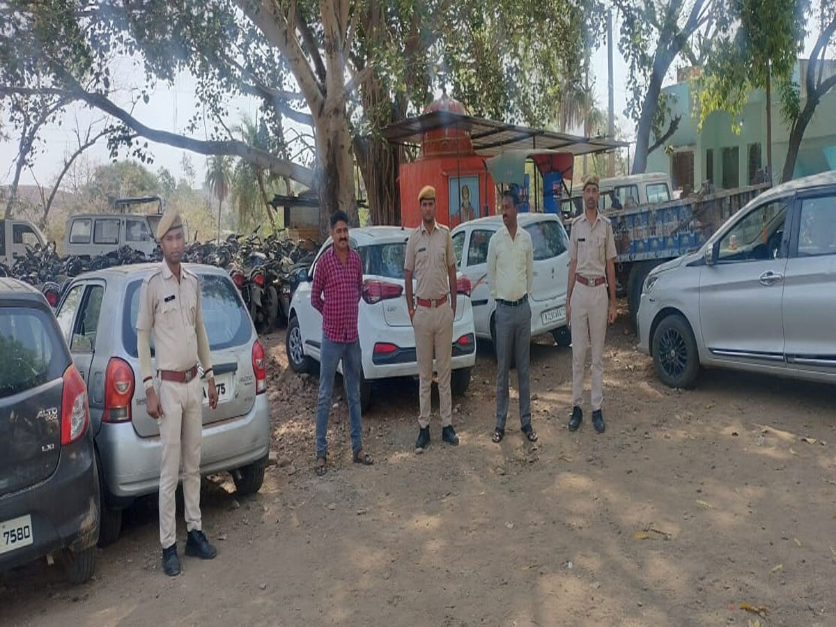 Jhalawar News: जंगल में जुआ खेल रहे थे लग्जरी कार वाले जुआरी, पुलिस ने बरामद की 6 Luxury कारें, भनक लगते ही गाड़ी छोड़ दबे पांव भागे