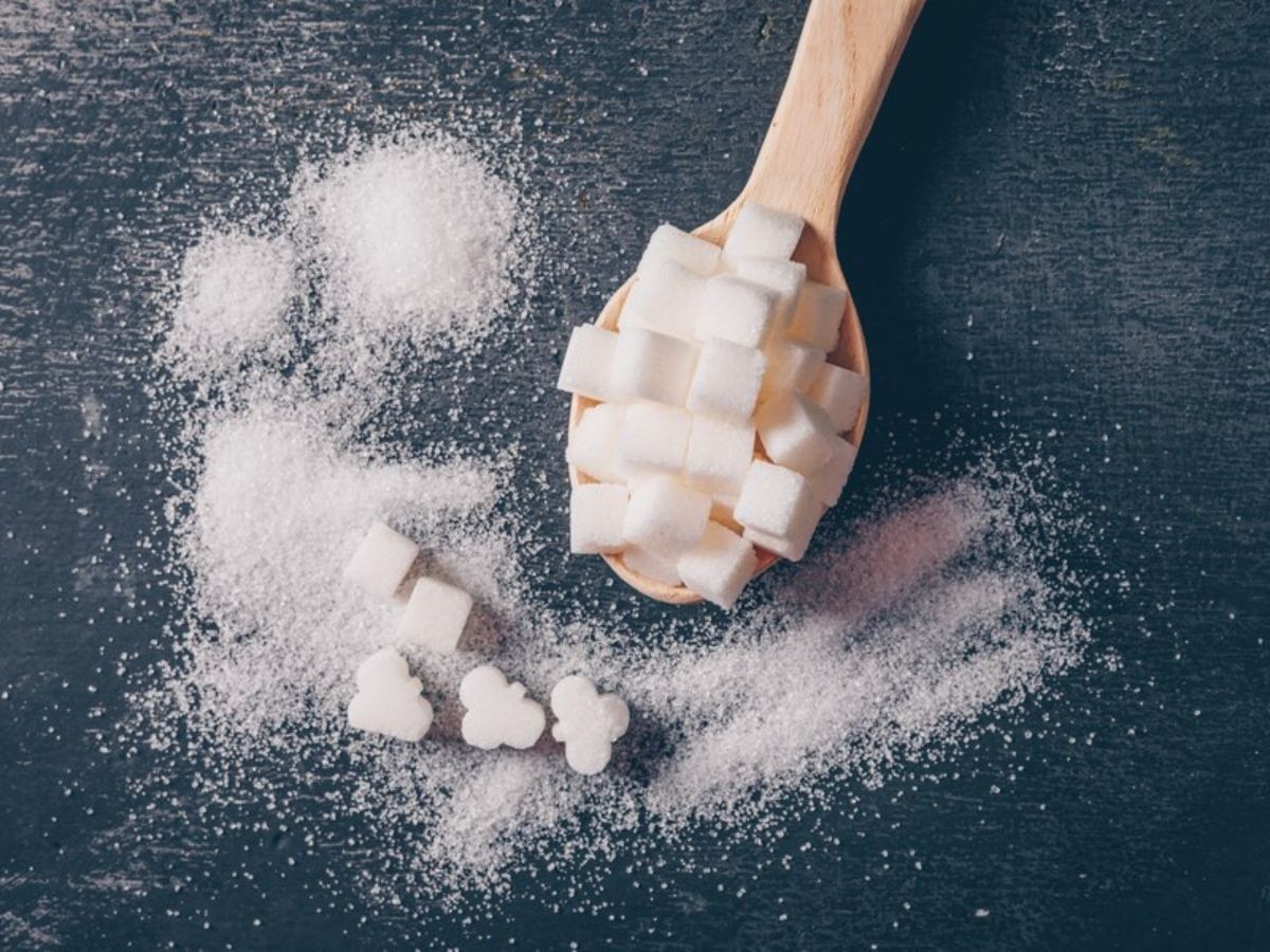 Salt Side Effects: अच्छे से जान लें ज्यादा नमक खाने से शरीर में क्या होता है? कहीं बाद में पछताना न पड़े!