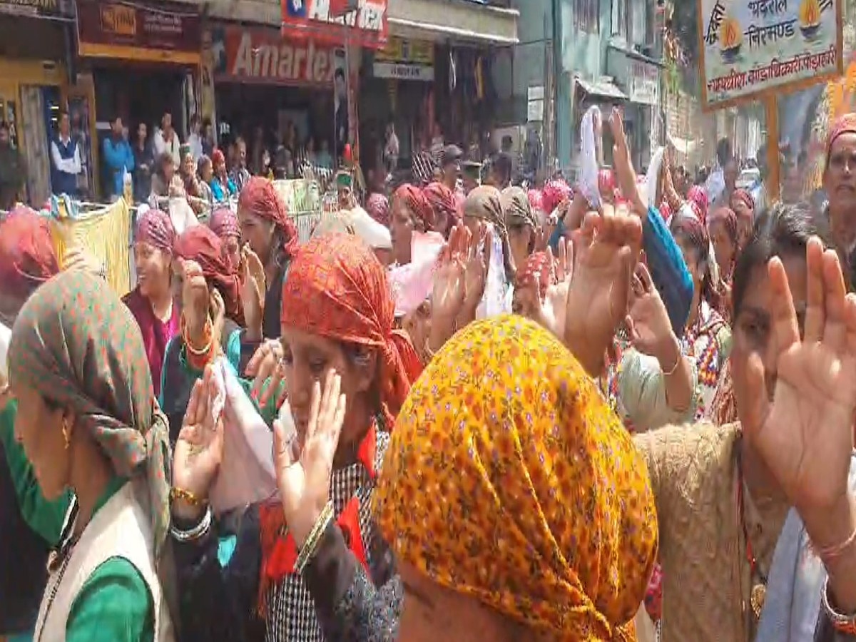 Faag Mela 2024: दूर-दराज के ग्रामीण इलाकों से रामपुर बुशहर राज दरबार पहुंचते हैं देवी-देवता 