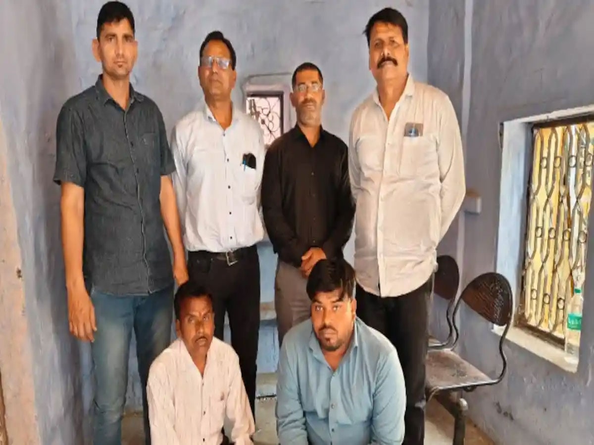 Jhalawar ACB Action : सरडा ग्राम पंचायत के घूसखोर सरपंच और बेटे को 25 हजार रुपए रिश्वत लेते किया गिरफ्तार