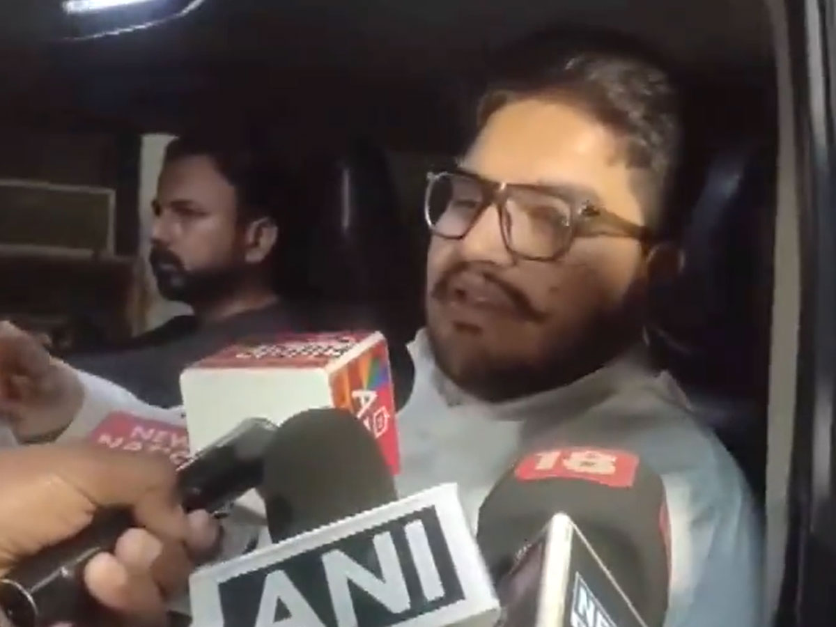 "पापा को दिया गया है जहर", पिता के शव देखने के बाद बोले छोटे बेटे उमर अंसारी "पापा को दिया गया है जहर", पिता के शव देखने के बाद बोले छोटे बेटे उमर अंसारी