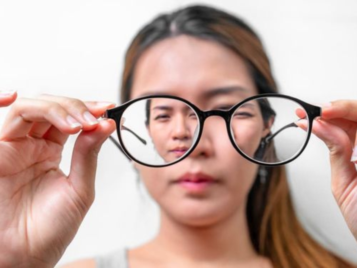 रोजाना सुबह नीम के पत्ते चबाने के फायदे, एक्सपर्ट से जानें सलाह... 16 आंखों की रोशनी