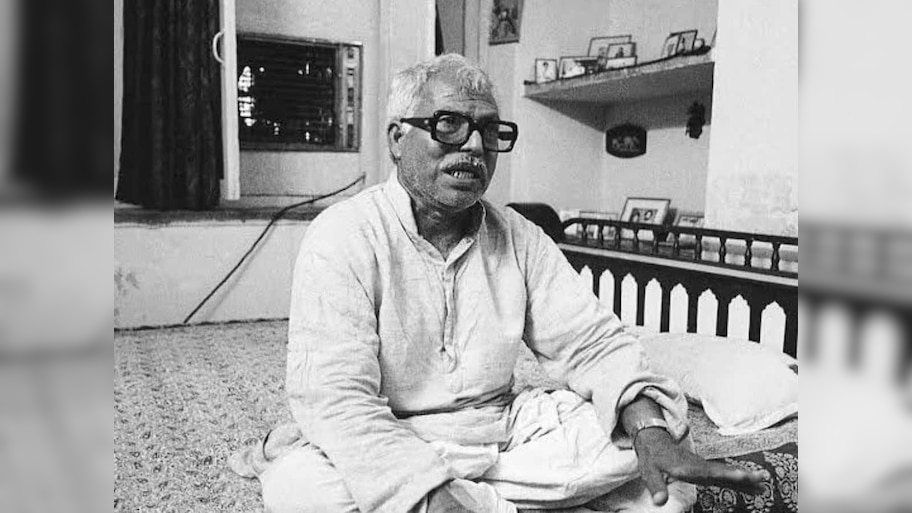 नाई परिवार में पैदा होने वाले कर्पूरी ठाकुर अपने काम से बने 'जननायक'