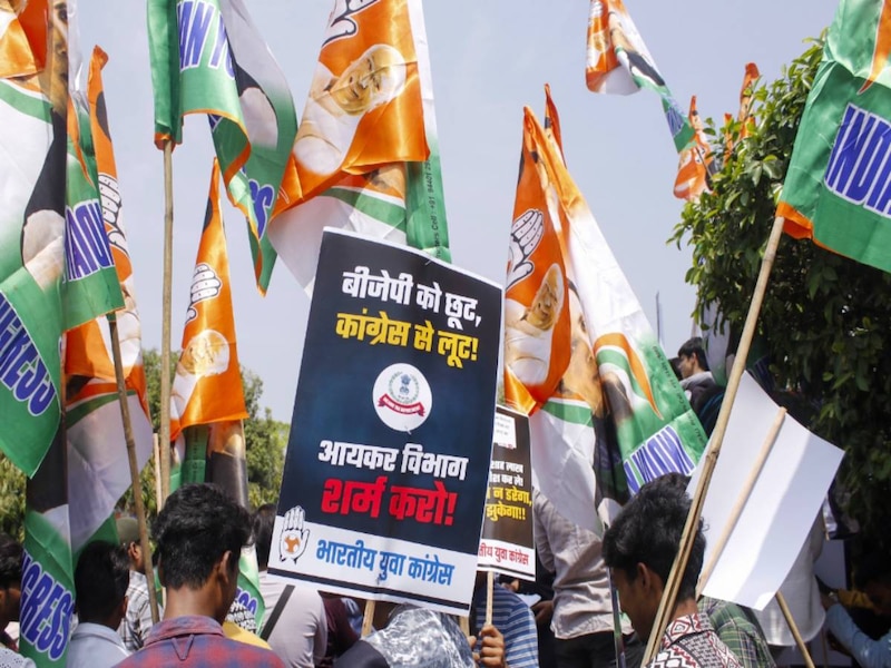 सियासी पारा गर्म