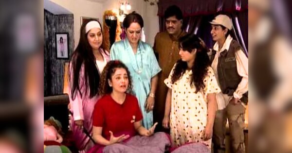 Vidya Balan Ashok Saraf and Shoma Anand 1995 Old Tv Show Hum Paanch ...